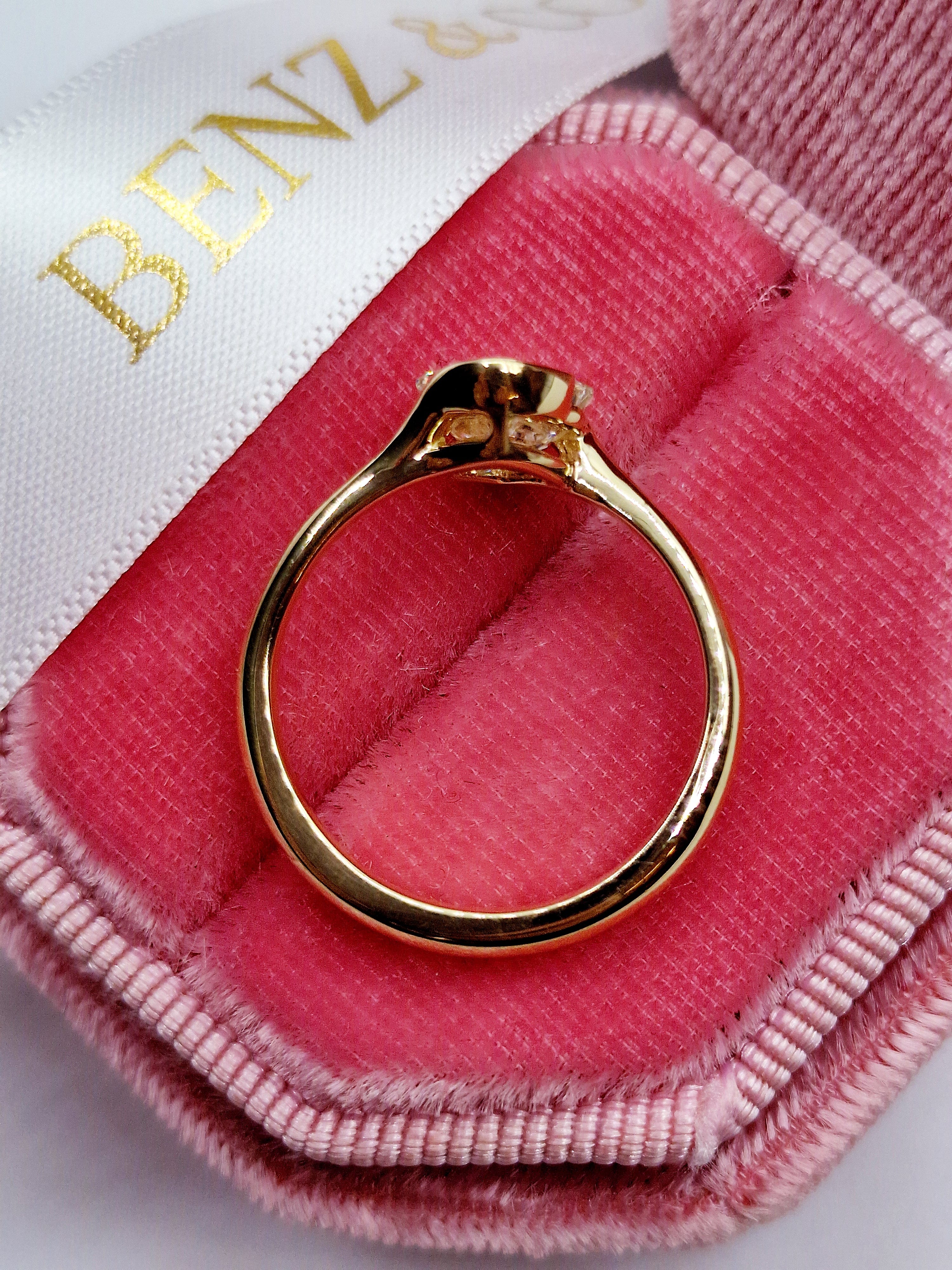 1.00 Carat Asscher Cut Natural Diamond Engagement Ring in Yellow Gold - Image 4