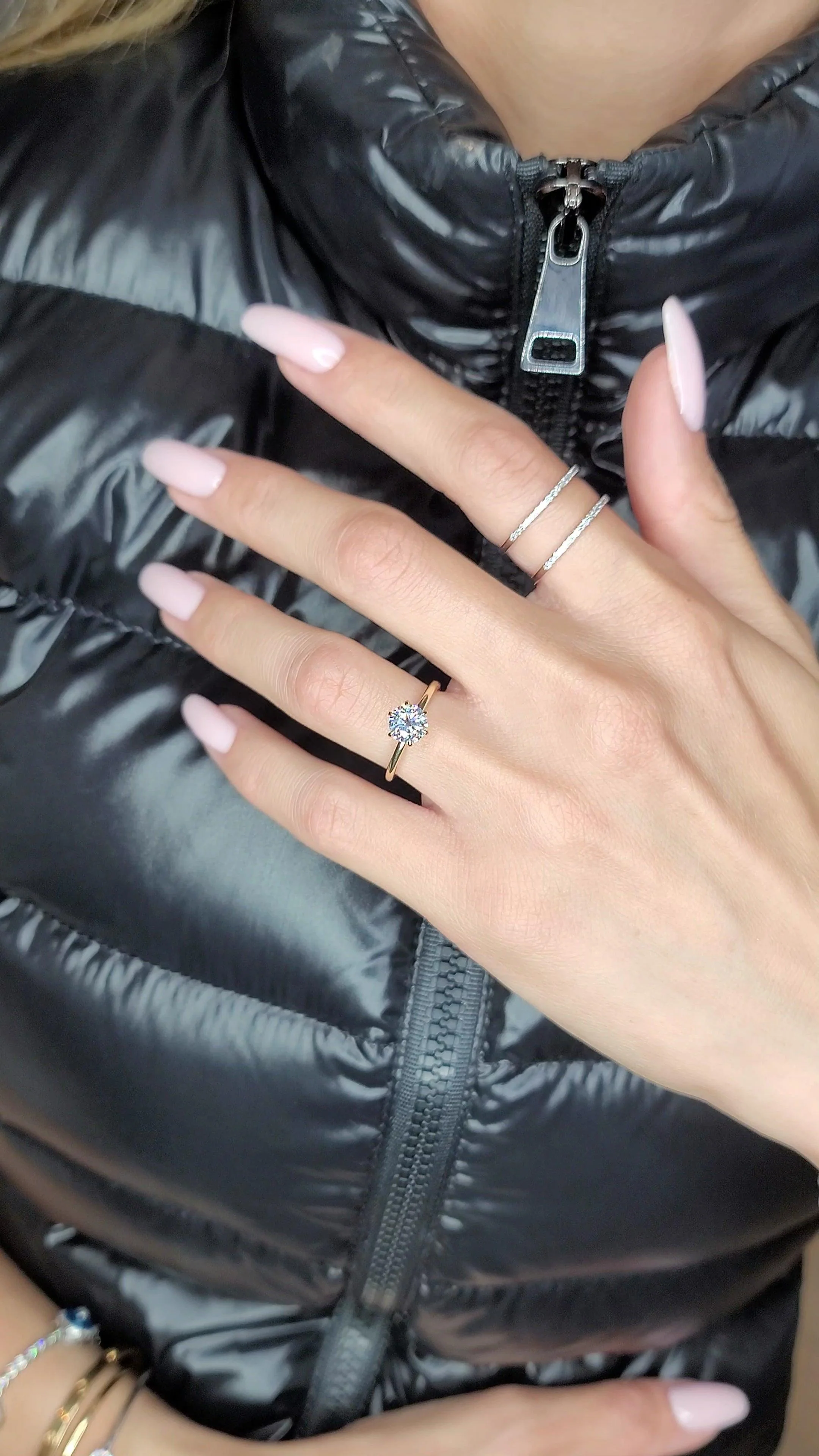 1.00 Carat Lab Grown Round Brilliant Cut Solitaire Diamond Engagement Ring in Yellow Gold - Image 3