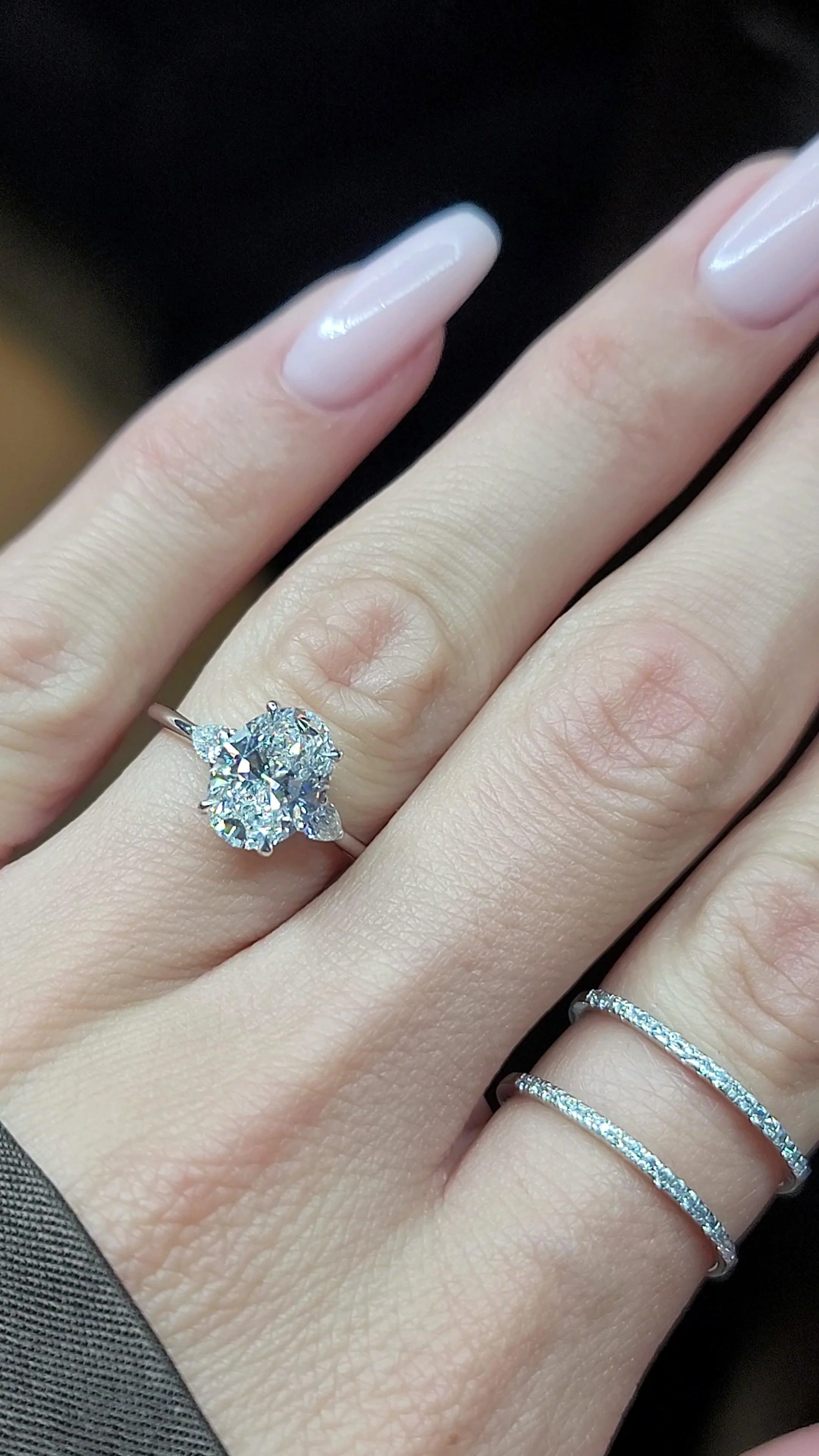 2.38 Carats Lab Grown Oval Cut with Pear Shape Side Stones Diamond Engagement Ring in White Gold - Image 2