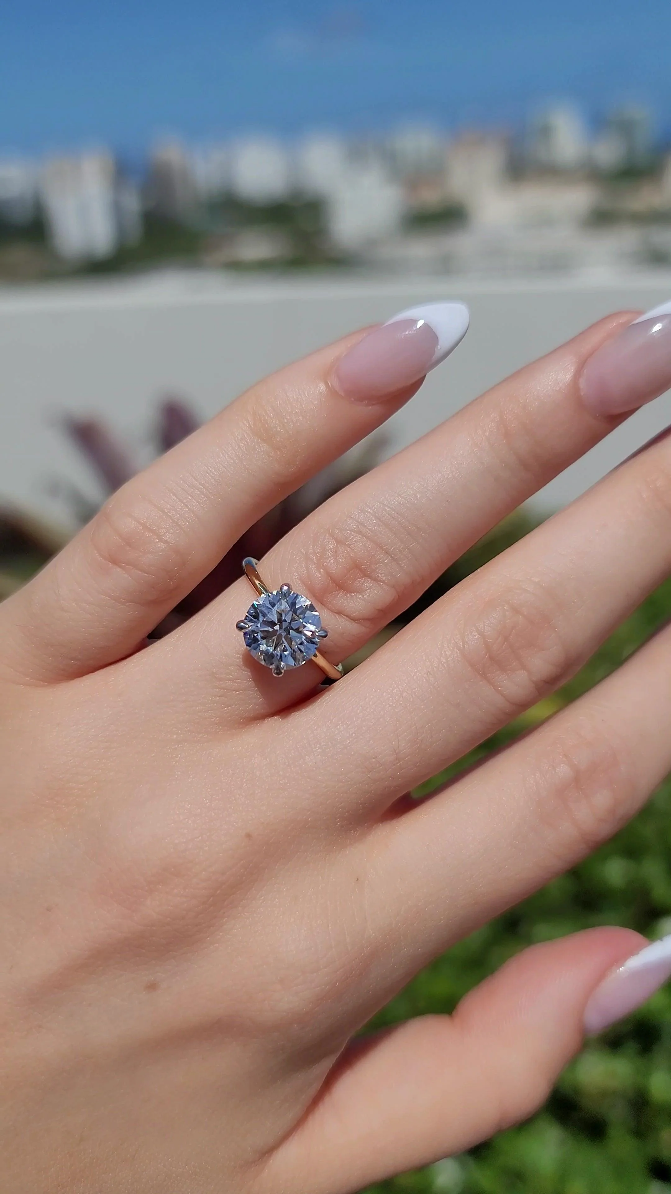 3.19 Carats Lab Grown Round Brilliant Cut Two Tone Solitaire Hidden Halo Diamond Engagement Ring - Image 2
